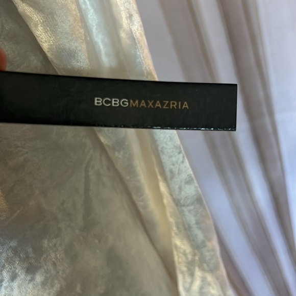 BCBG MAXAZRIA White Velvet Jogging set.  Ruffle front very elegant look. - Picture 7 of 7